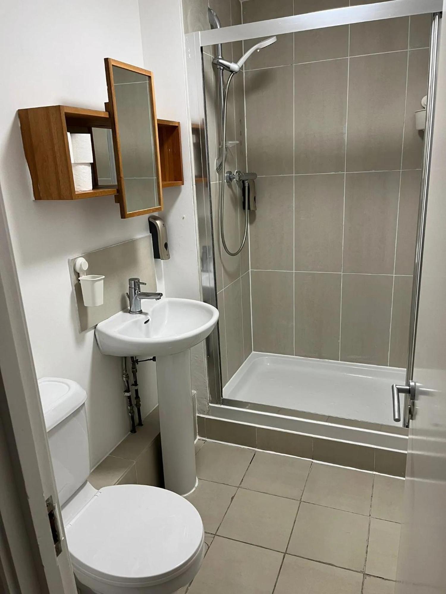 קרוידון Westciti Chatsworth Road Apartments מראה חיצוני תמונה