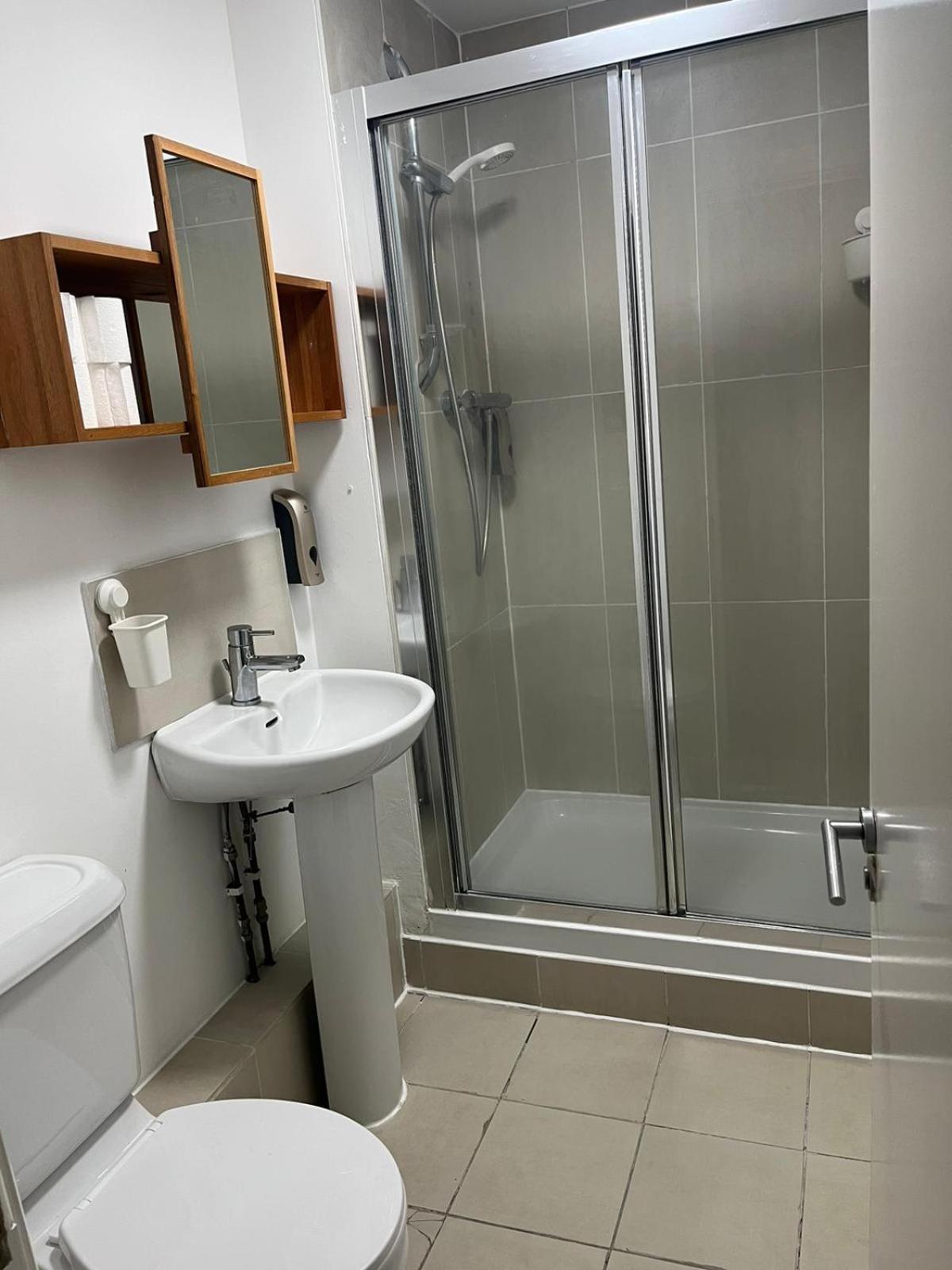 קרוידון Westciti Chatsworth Road Apartments מראה חיצוני תמונה