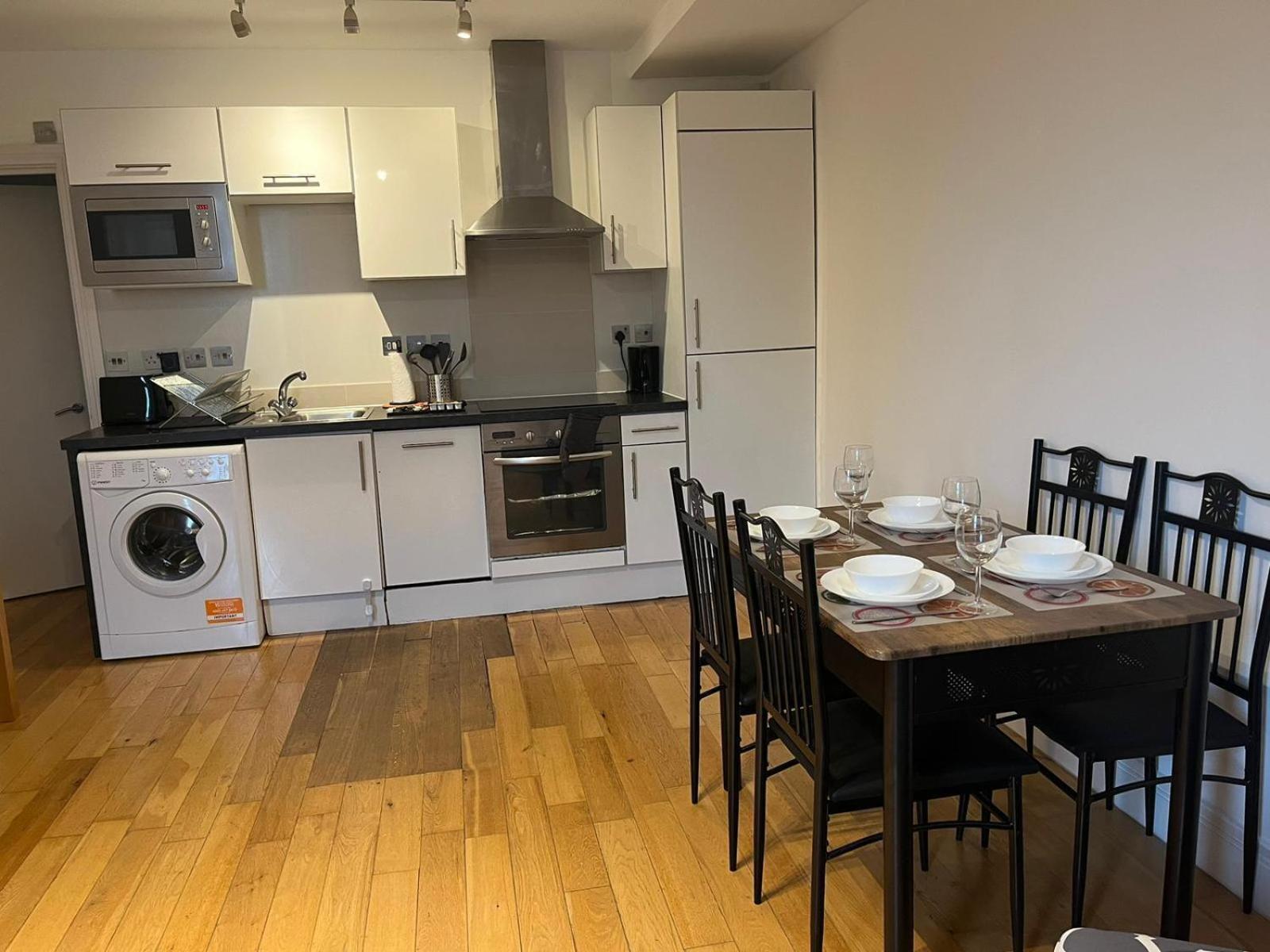 קרוידון Westciti Chatsworth Road Apartments מראה חיצוני תמונה