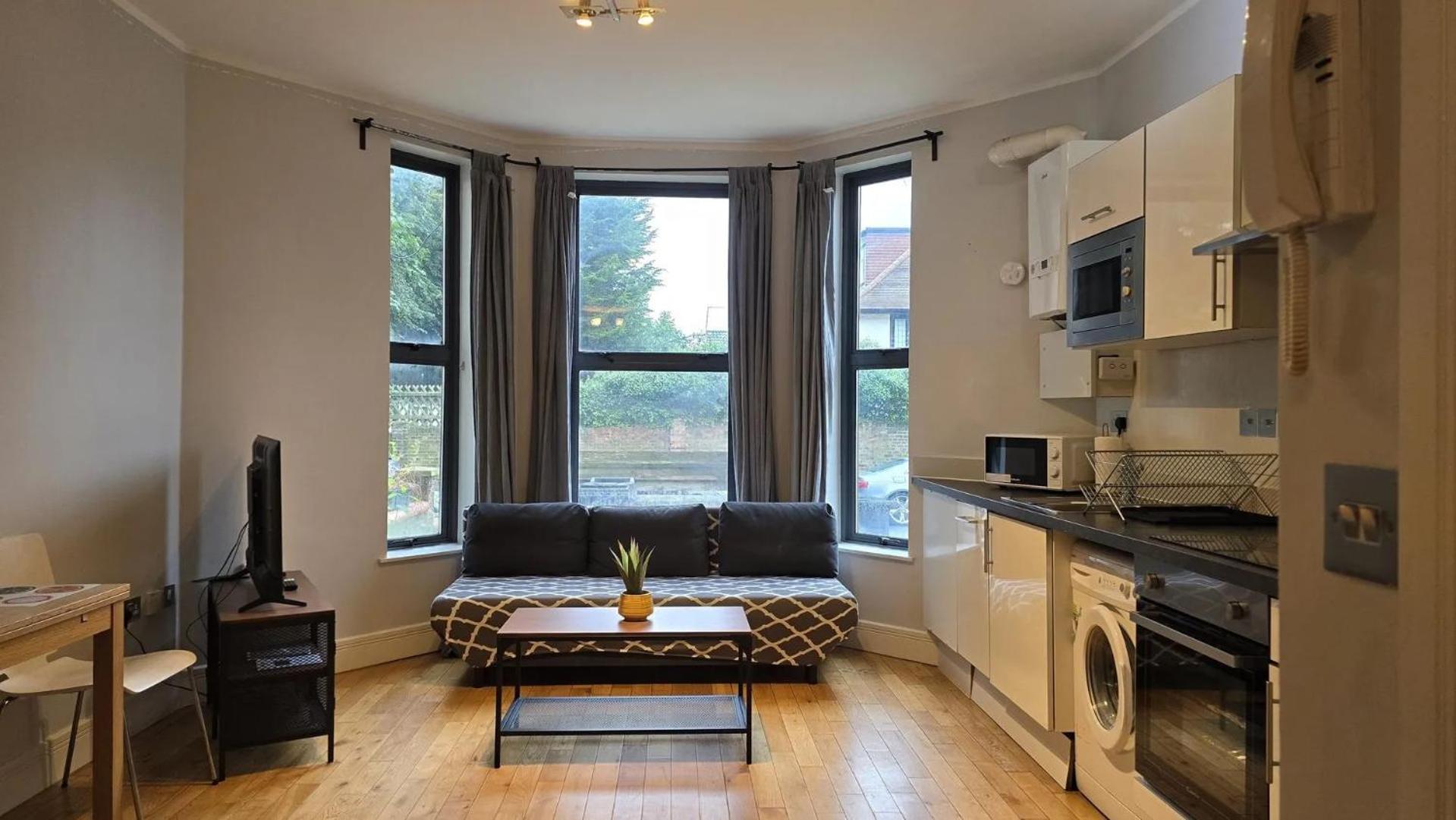 קרוידון Westciti Chatsworth Road Apartments מראה חיצוני תמונה